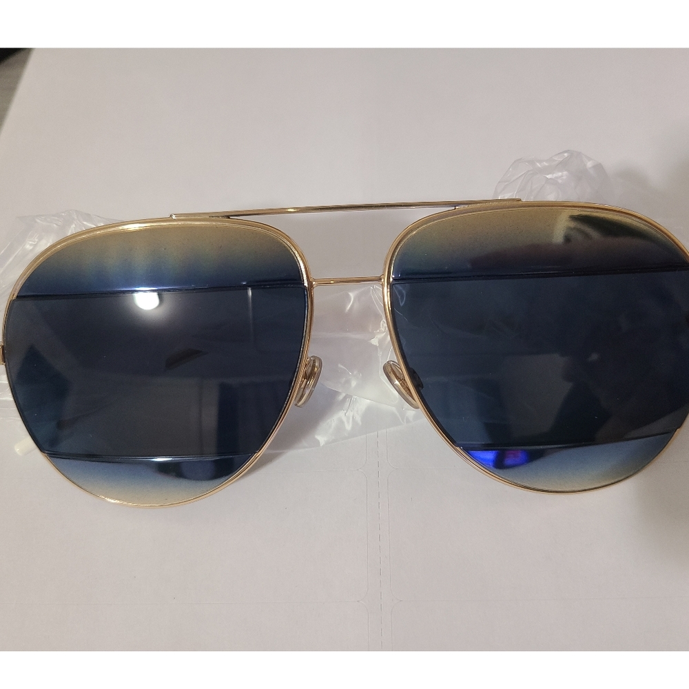 Authentic Unisex Christian Dior Sunglasses - Picture 4 of 6